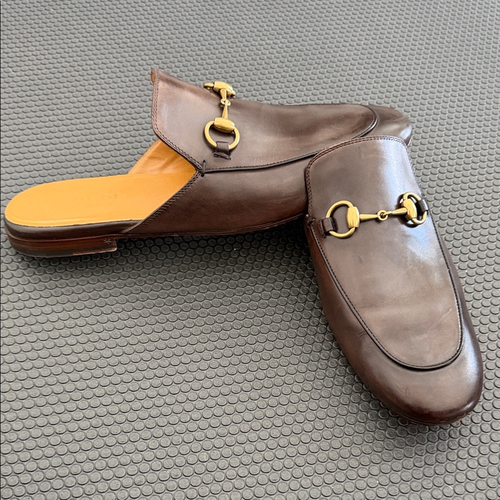 Gucci Men's Dark Brown Leather Miles with Gold Horsebit Great Condition - Picture 2 of 11